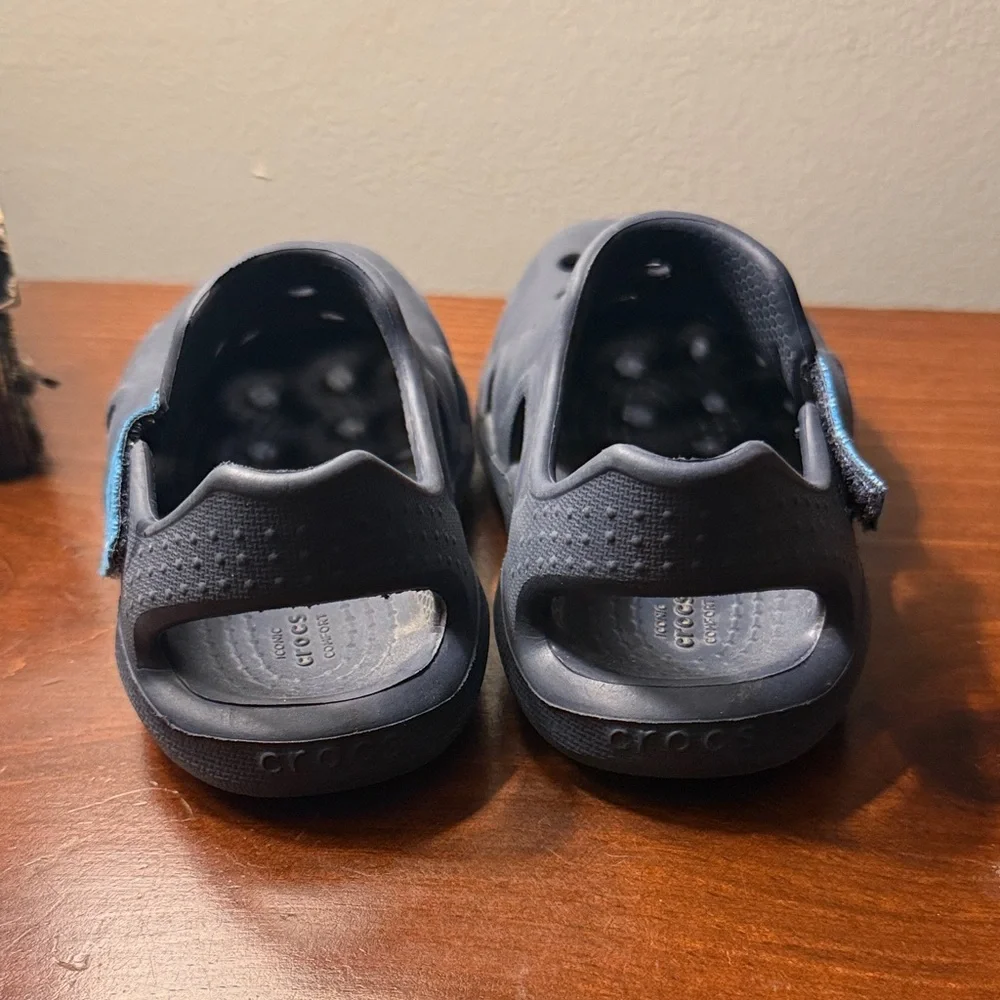 CROCS Kids' Dark Blue Sandals Size 7 2/$20